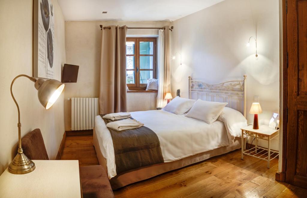Hotel Les Remparts Mirepoix (Ariege) Quarto foto